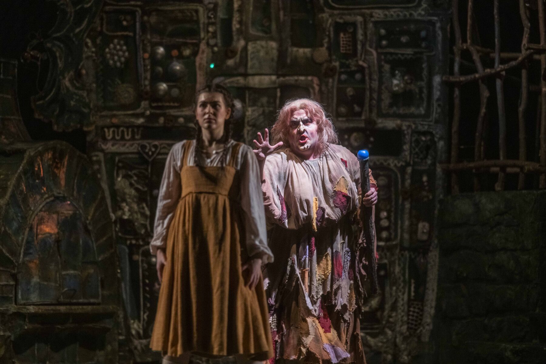 HÄNSEL UND GRETEL
