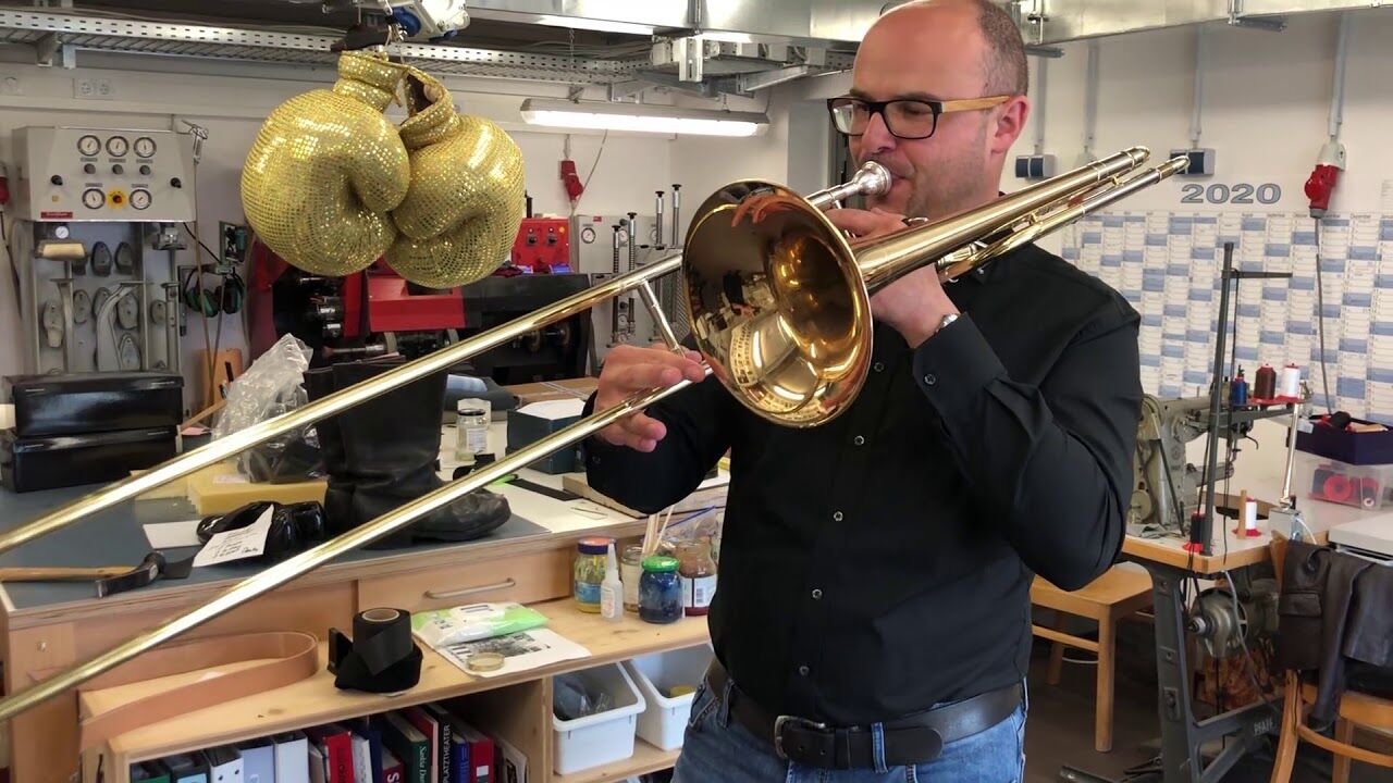 Andreas Oblasser, Posaune: Leonard Bernstein »Elegy for Mippy II, for Trombone alone« in der Schusterei